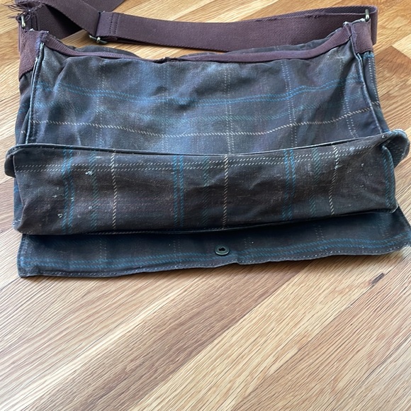 J Crew Waxed Canvas Messenger Bag - Picture 3 of 11